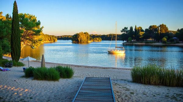 Top 10 des campings enchanteurs au bord de l'eau en France